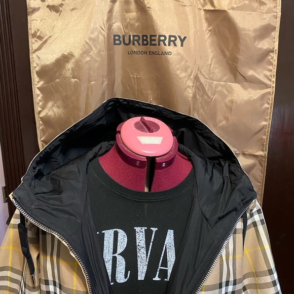 Burberry Stanford’s Reversible Jacket - Picture 15 of 16